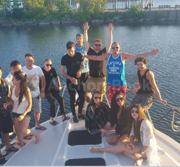 Yacht Rental In Mississauga & Toronto - 12 Max Guests | AnchorsBook Photo Yacht Rental In Mississauga & Toronto - 12 Max Guests