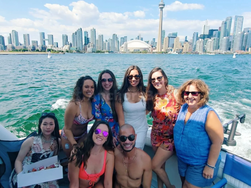 Yacht Rental In Mississauga & Toronto - 12 Max Guests | AnchorsBook Photo Yacht Rental In Mississauga & Toronto - 12 Max Guests