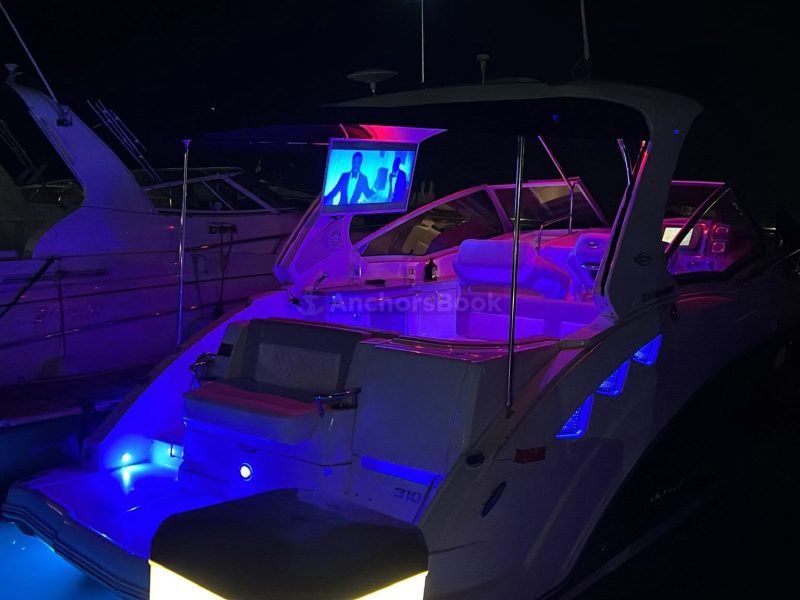 Party Boat Rental In Auckland - 12 Guests Max | AnchorsBook Photo Party Boat Rental In Auckland - 12 Guests Max