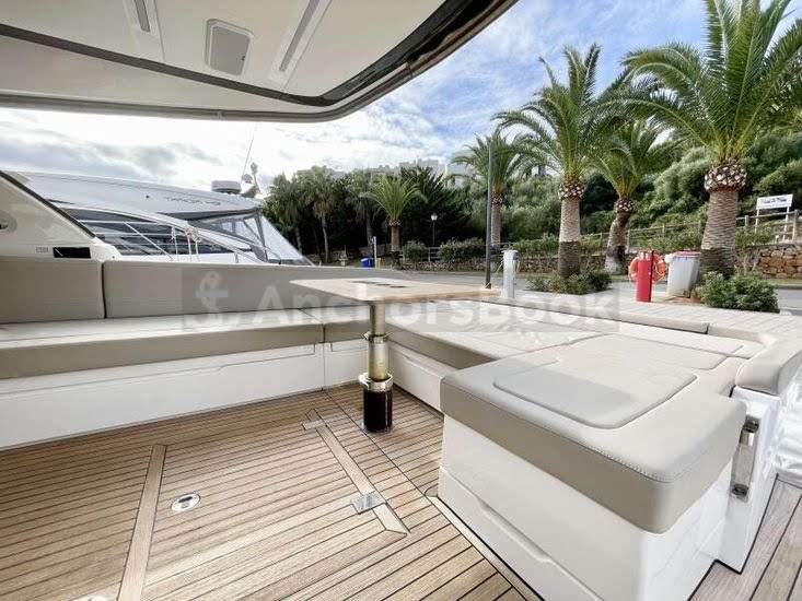 2018 Fairline Squadron 53ft Luxury Yacht | AnchorsBook Photo 2018 Fairline Squadron 53ft Luxury Yacht