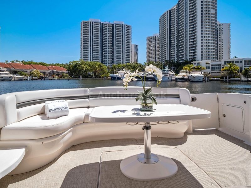 52' Sea Ray Yacht Charter for 12 people in Cancún | AnchorsBook Photo 52' Sea Ray Yacht Charter for 12 people in Cancún