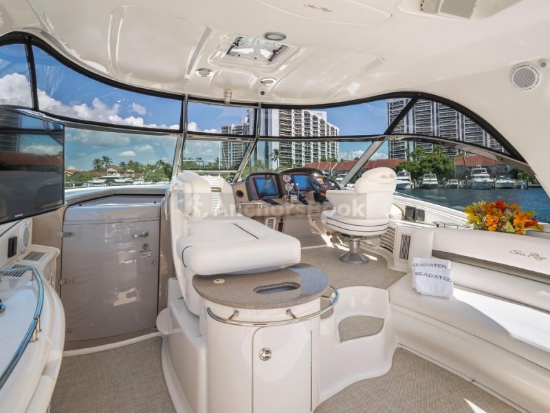 52' Sea Ray Yacht Charter for 12 people in Cancún | AnchorsBook Photo 52' Sea Ray Yacht Charter for 12 people in Cancún