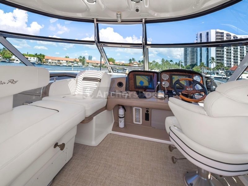 52' Sea Ray Yacht Charter for 12 people in Cancún | AnchorsBook Photo 52' Sea Ray Yacht Charter for 12 people in Cancún