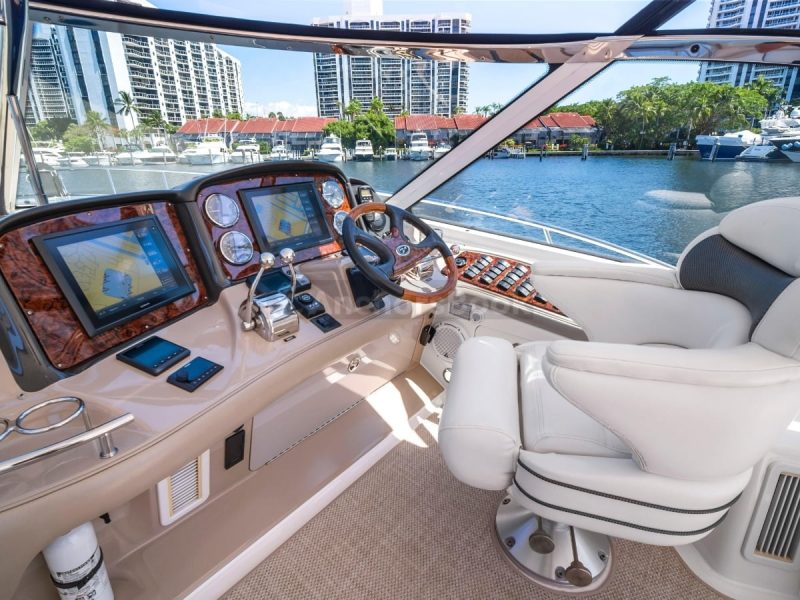 52' Sea Ray Yacht Charter for 12 people in Cancún | AnchorsBook Photo 52' Sea Ray Yacht Charter for 12 people in Cancún