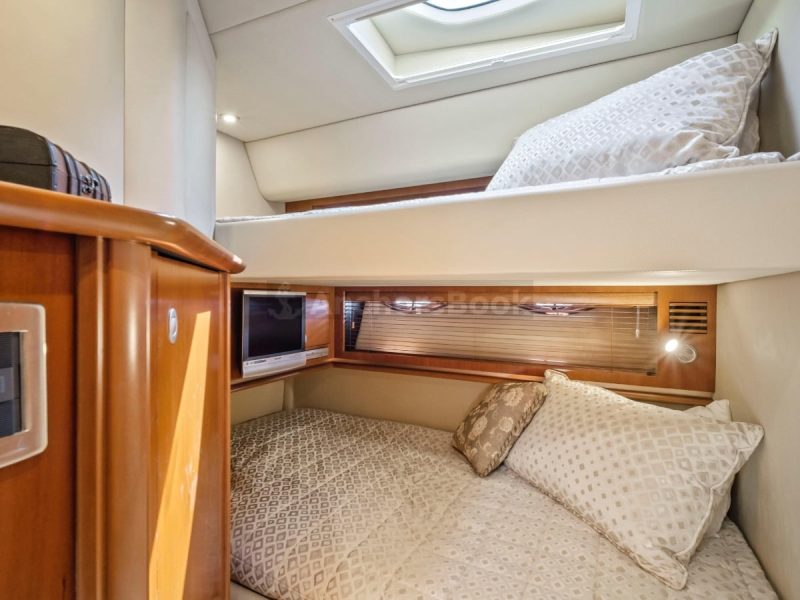 52' Sea Ray Yacht Charter for 12 people in Cancún | AnchorsBook Photo 52' Sea Ray Yacht Charter for 12 people in Cancún