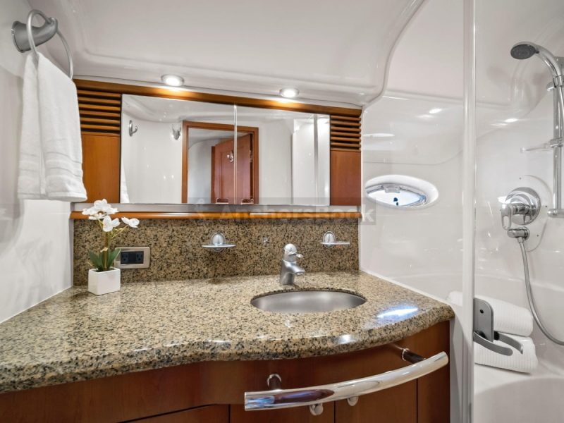 52' Sea Ray Yacht Charter for 12 people in Cancún | AnchorsBook Photo 52' Sea Ray Yacht Charter for 12 people in Cancún