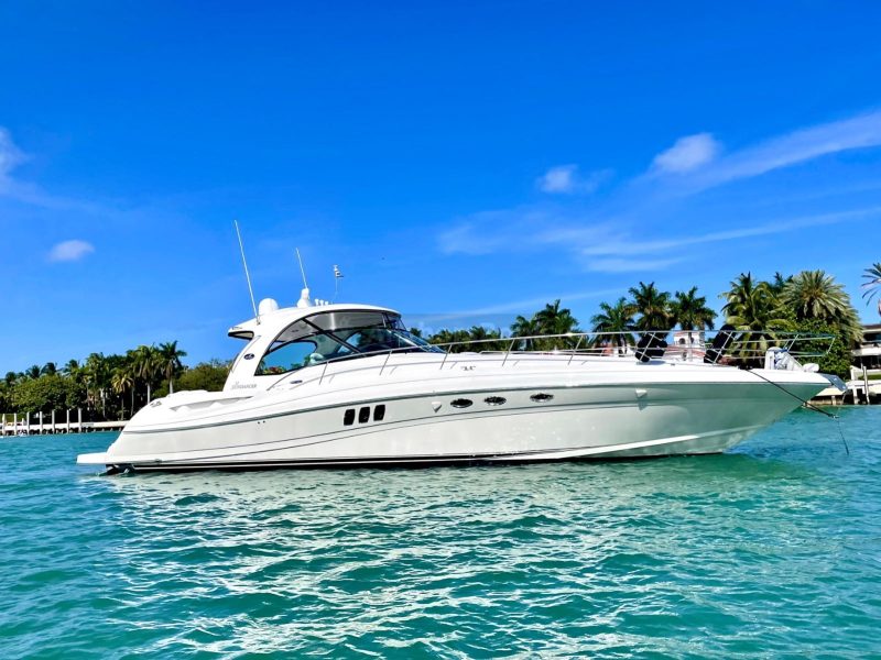 52' Sea Ray Yacht Charter for 12 people in Cancún | AnchorsBook Photo 52' Sea Ray Yacht Charter for 12 people in Cancún