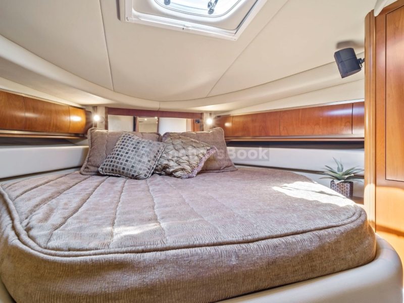 52' Sea Ray Yacht Charter for 12 people in Cancún | AnchorsBook Photo 52' Sea Ray Yacht Charter for 12 people in Cancún