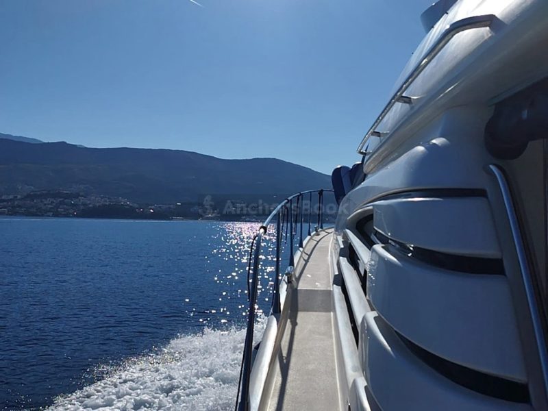 Sunseeker Manhattan 48ft Flybridge Luxury Yacht (Full Day Charter With Crew) | AnchorsBook Photo Sunseeker Manhattan 48ft Flybridge Luxury Yacht (Full Day Charter With Crew)