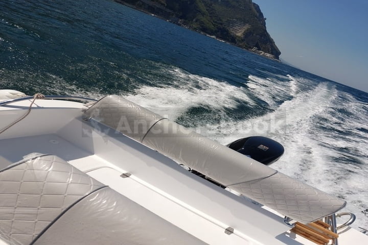 Noleggio barca da Sorrento a Capri | AnchorsBook Photo Noleggio barca da Sorrento a Capri