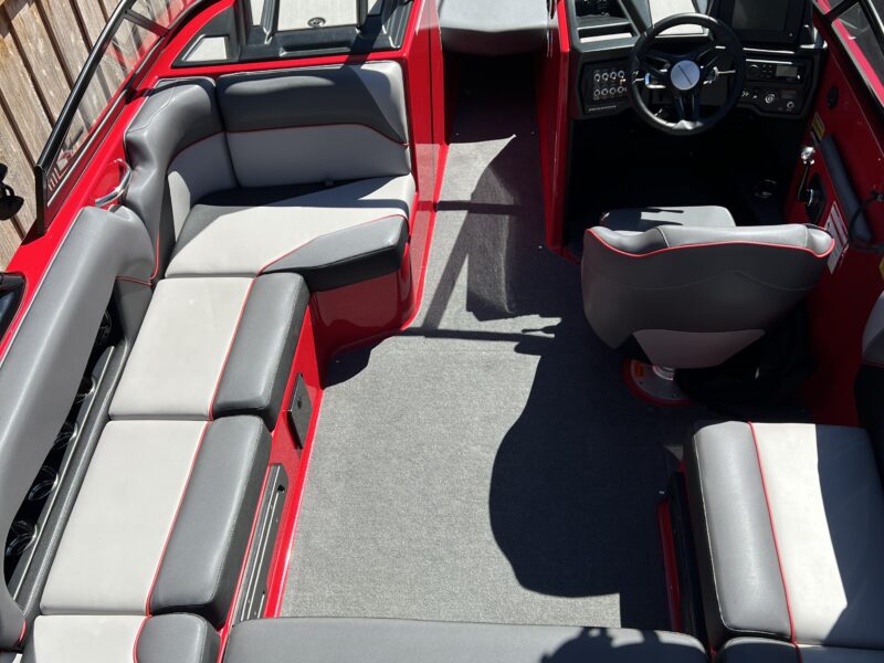 2019 Moomba Wakeboat For Rental In Oregon! | AnchorsBook Photo 2019 Moomba Wakeboat For Rental In Oregon!