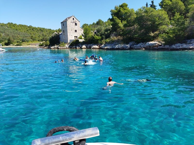 Explore hidden and undiscovered bays of Adriatic | AnchorsBook Photo Explore hidden and undiscovered bays of Adriatic