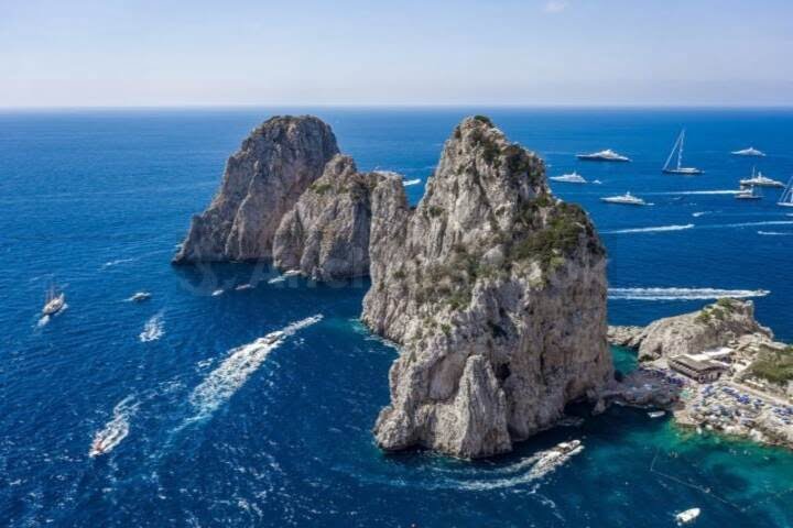 Noleggio barca da Sorrento a Capri | AnchorsBook Photo Noleggio barca da Sorrento a Capri