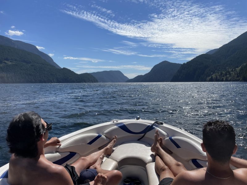 North Vancouver Boat Rental - 6 Max Guests (Pet Friendly) | AnchorsBook Photo North Vancouver Boat Rental - 6 Max Guests (Pet Friendly)