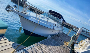 Vancouver Boat Rental & Yacht Charter | AnchorsBook Photo Vancouver Boat Rental & Yacht Charter | AnchorsBook.com