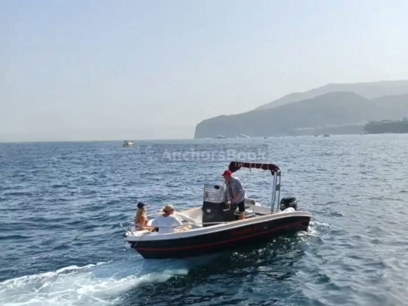 Noleggio barca da Sorrento a Capri | AnchorsBook Photo Noleggio barca da Sorrento a Capri