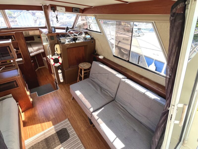 35' Fairbanks Flybridge 12 Guests - (2hr minimum) - Mississauga/ Toronto/ Oakville/ Hamilton/ Scarborough Bluffs/ GTA | AnchorsBook Photo 35' Fairbanks Flybridge 12 Guests - (2hr minimum) - Mississauga/ Toronto/ Oakville/ Hamilton/ Scarborough Bluffs/ GTA