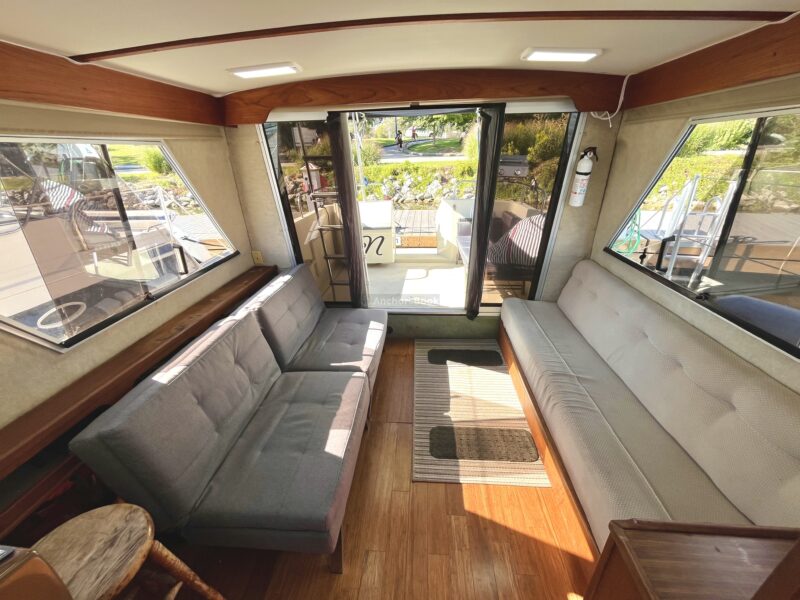 35' Fairbanks Flybridge 12 Guests - (2hr minimum) - Mississauga/ Toronto/ Oakville/ Hamilton/ Scarborough Bluffs/ GTA | AnchorsBook Photo 35' Fairbanks Flybridge 12 Guests - (2hr minimum) - Mississauga/ Toronto/ Oakville/ Hamilton/ Scarborough Bluffs/ GTA