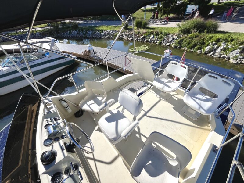 35' Fairbanks Flybridge 12 Guests - (2hr minimum) - Mississauga/ Toronto/ Oakville/ Hamilton/ Scarborough Bluffs/ GTA | AnchorsBook Photo 35' Fairbanks Flybridge 12 Guests - (2hr minimum) - Mississauga/ Toronto/ Oakville/ Hamilton/ Scarborough Bluffs/ GTA