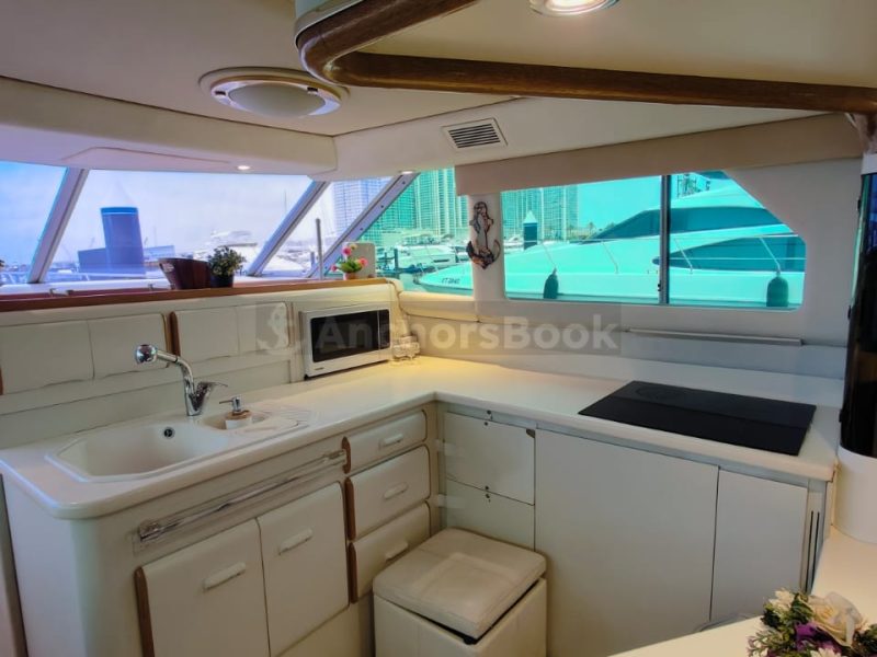 Luxury New 60ft Yacht in Dubai Marina | AnchorsBook Photo Luxury New 60ft Yacht in Dubai Marina
