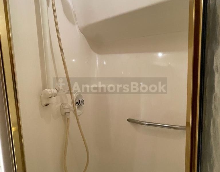 Luxury New 60ft Yacht in Dubai Marina | AnchorsBook Photo Luxury New 60ft Yacht in Dubai Marina