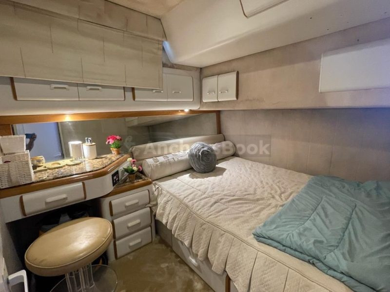 Luxury New 60ft Yacht in Dubai Marina | AnchorsBook Photo Luxury New 60ft Yacht in Dubai Marina