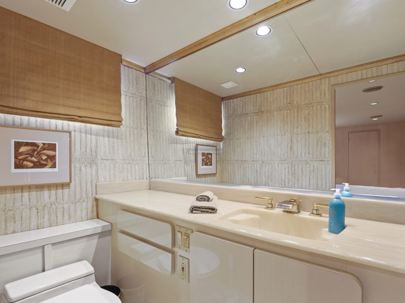 Luxury Motor Yacht Charter | AnchorsBook Photo Luxury Motor Yacht Charter