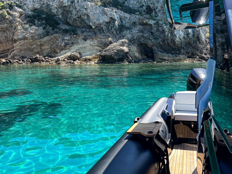 SEAFIGHTER SHADOW 40FT / SEA WOLF (4 Hours Minimum) | AnchorsBook Photo SEAFIGHTER SHADOW 40FT / SEA WOLF (4 Hours Minimum)