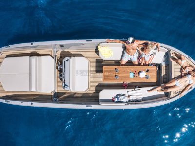 Boat rental with skipper (3 Hour Slots)