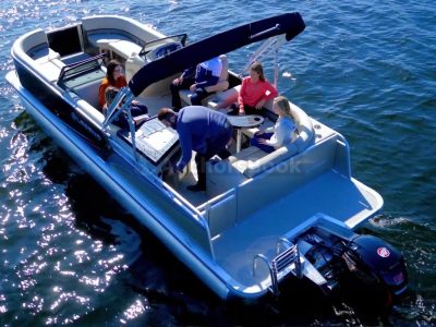 Boat Rental In Muskoka, Gravenhurst - 21' Pontoon Boat Rental (90HP, 10 Max Guests)