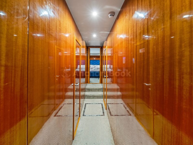 BD 90ft Yacht Rental (Dubai – 65 Guests Max) | AnchorsBook Photo BD 90ft Yacht Rental (Dubai – 65 Guests Max)