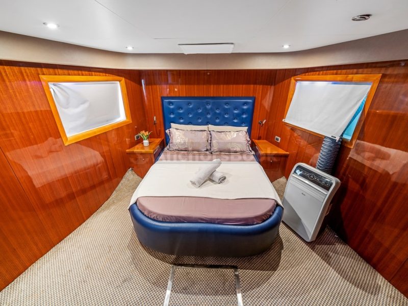 BD 90ft Yacht Rental (Dubai – 65 Guests Max) | AnchorsBook Photo BD 90ft Yacht Rental (Dubai – 65 Guests Max)