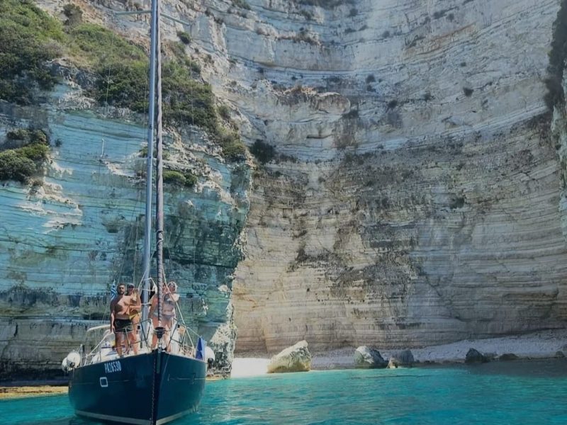 Daily charter on sail boat with lunch | AnchorsBook Photo Daily charter on sail boat with lunch