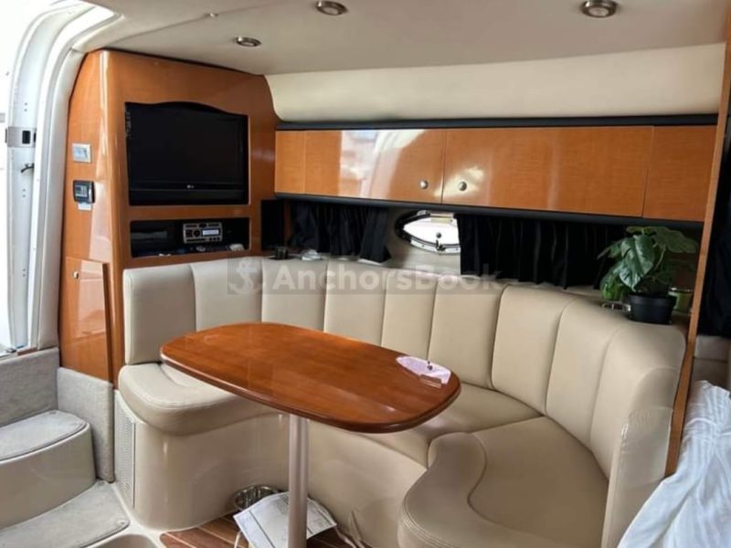 Chaparral 33ft yacht - In Montreal Up To 14 Guests | AnchorsBook Photo Chaparral 33ft yacht - In Montreal Up To 14 Guests