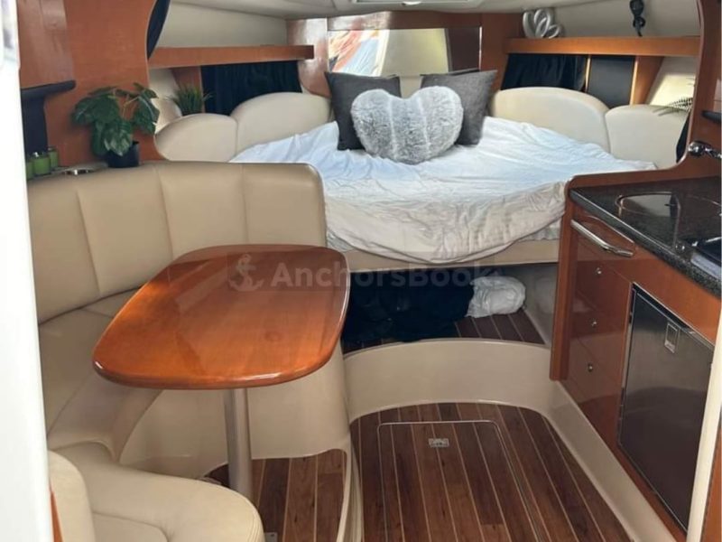 Chaparral 33ft yacht - In Montreal Up To 14 Guests | AnchorsBook Photo Chaparral 33ft yacht - In Montreal Up To 14 Guests