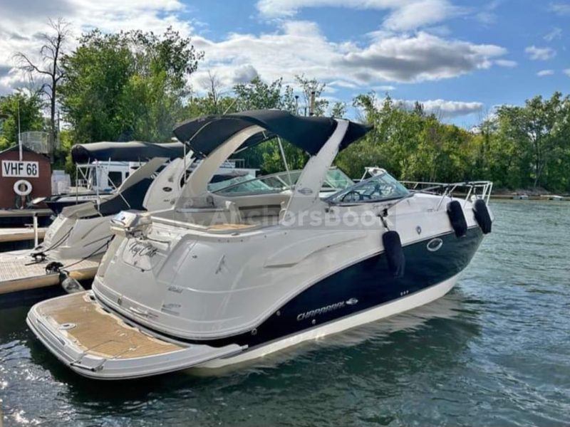 Chaparral 33ft yacht - In Montreal Up To 14 Guests | AnchorsBook Photo Chaparral 33ft yacht - In Montreal Up To 14 Guests