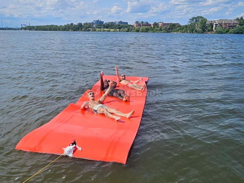Sea Ray 40ft yacht - In Montreal Up To 15 Guests | AnchorsBook Photo Sea Ray 40ft yacht - In Montreal Up To 15 Guests