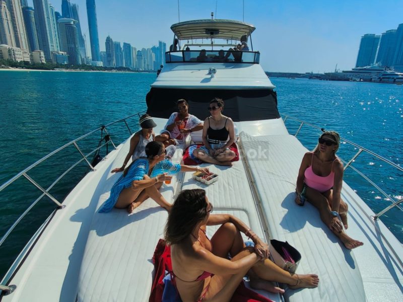 Luxury New 60ft Yacht in Dubai Marina | AnchorsBook Photo Luxury New 60ft Yacht in Dubai Marina