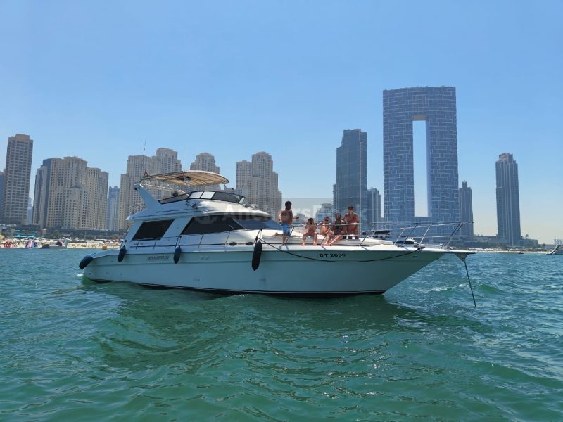Luxury New 60ft Yacht in Dubai Marina | AnchorsBook Photo Luxury New 60ft Yacht in Dubai Marina