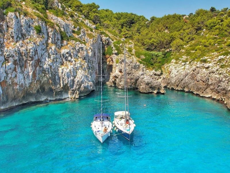 Daily charter on sail boat with lunch | AnchorsBook Photo Daily charter on sail boat with lunch