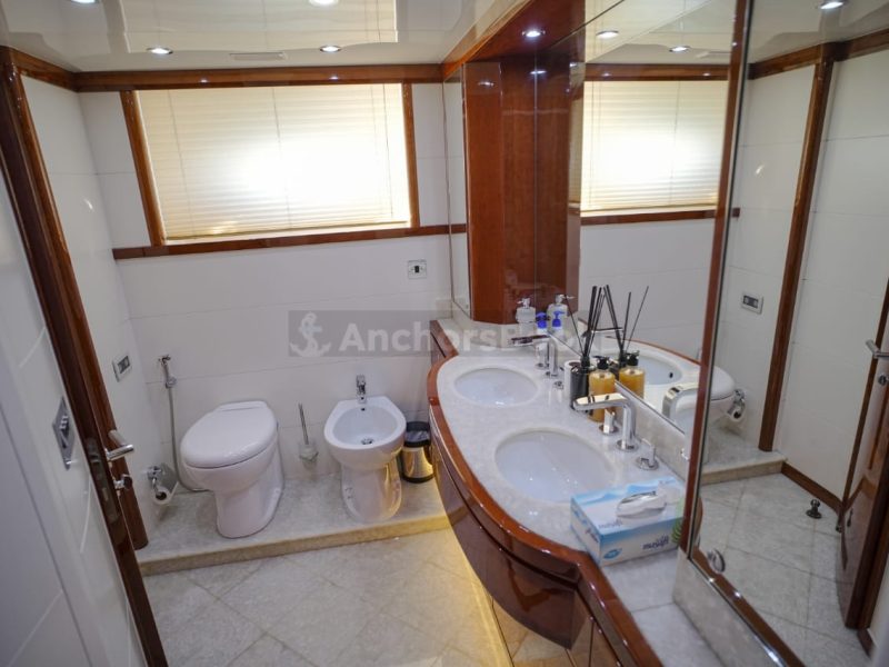 Majesty 88ft Yacht Rental (Dubai – 50 Guests Max) with Jacuzzi | AnchorsBook Photo Majesty 88ft Yacht Rental (Dubai – 50 Guests Max) with Jacuzzi