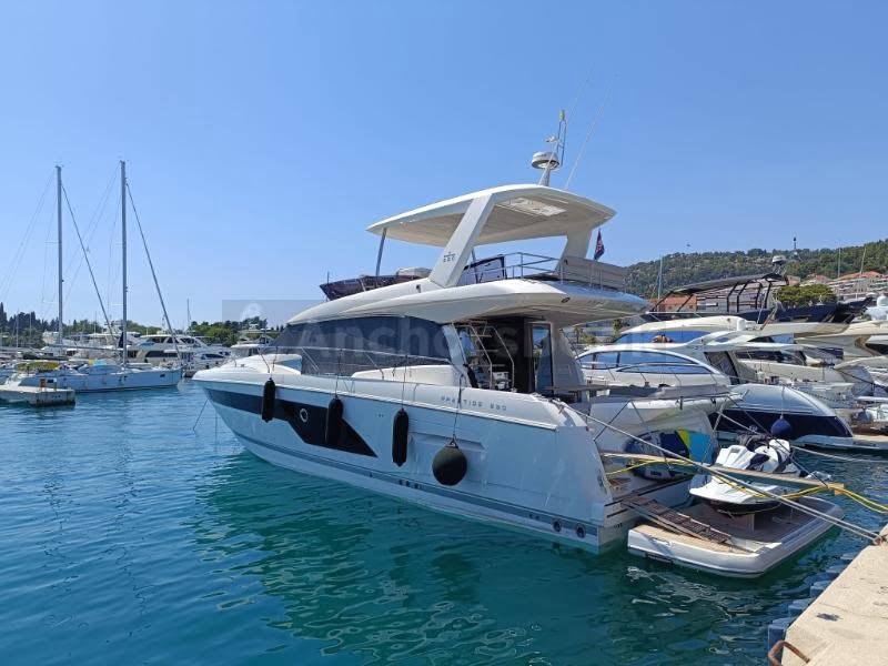 Prestige 590 Flybridge – Tereza – 2019 | AnchorsBook Photo Prestige 590 Flybridge – Tereza – 2019