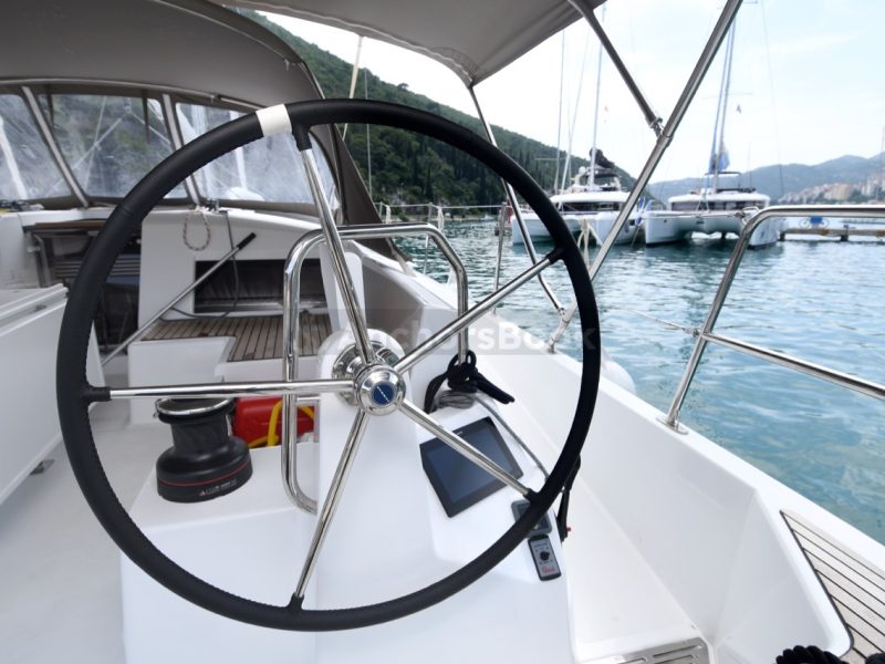 Sun Odyssey 490 - 5 cab. - Caruso - 2019 | AnchorsBook Photo Sun Odyssey 490 - 5 cab. - Caruso - 2019