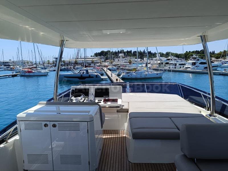 Prestige 590 Flybridge – Tereza – 2019 | AnchorsBook Photo Prestige 590 Flybridge – Tereza – 2019
