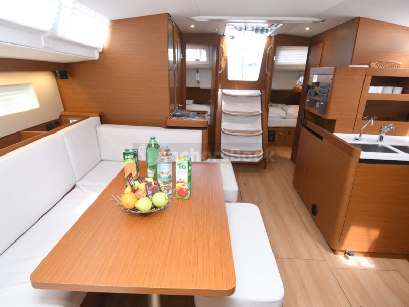 Sun Odyssey 490 - 5 cab. - Caruso - 2019 | AnchorsBook Photo Sun Odyssey 490 - 5 cab. - Caruso - 2019