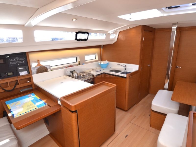 Sun Odyssey 440 - Sigma Kiss - 2018 | AnchorsBook Photo Sun Odyssey 440 - Sigma Kiss - 2018