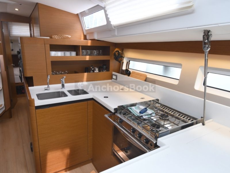 Sun Odyssey 490 - 5 cab. - Caruso - 2019 | AnchorsBook Photo Sun Odyssey 490 - 5 cab. - Caruso - 2019