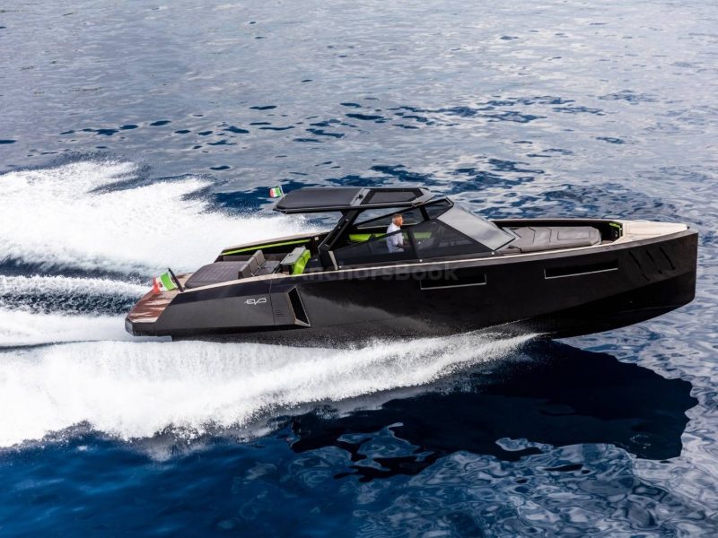 Full Day Yacht Charter In Italy - EVO 43 R4 WA | AnchorsBook Photo Full Day Yacht Charter In Italy - EVO 43 R4 WA