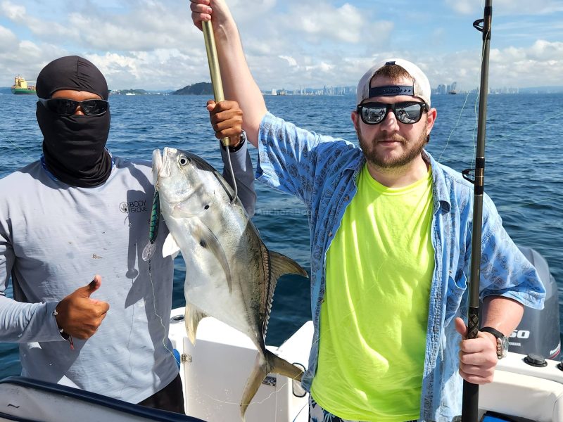 Half-Day 4 Hour Private Cruising and Fishing Tour at Panama Bay | AnchorsBook Photo Half-Day 4 Hour Private Cruising and Fishing Tour at Panama Bay