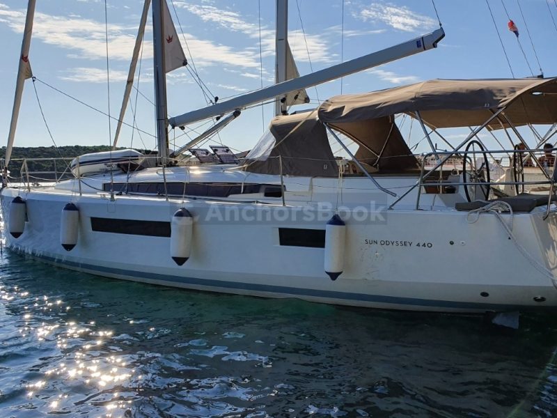 Sun Odyssey 440 Jeanneau - XOXO - Full Week Charter In Pula, Croatia | AnchorsBook Photo Sun Odyssey 440 Jeanneau - XOXO - Full Week Charter In Pula, Croatia